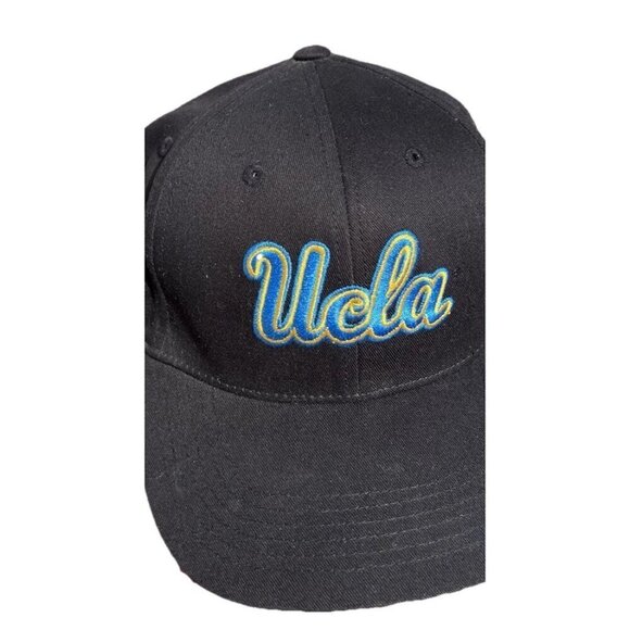Vintage Logo UCLA BRUINS One Size Snap Back Cap/Hat Mesh  Vintage UCLA BRUINS Hat Adjustable Mens Captivating Headgear Black NWT
